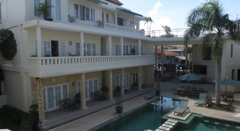 Bali Court Hotel & Apartment Legian  Exterior photo