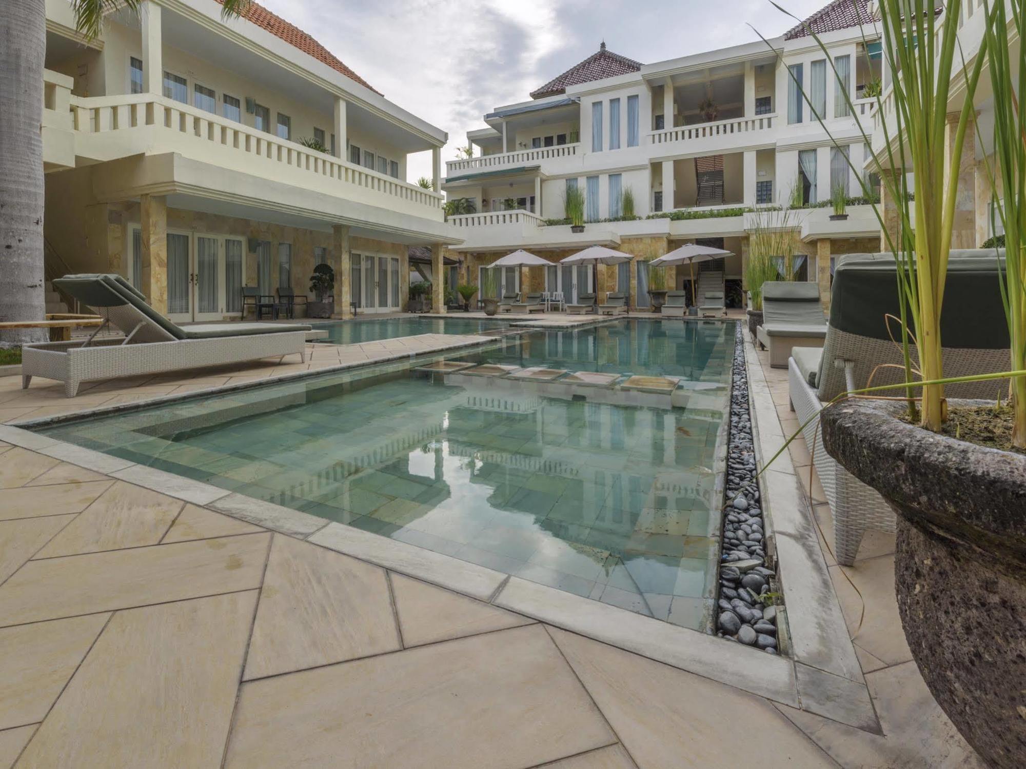 Bali Court Hotel & Apartment Legian  Exterior photo